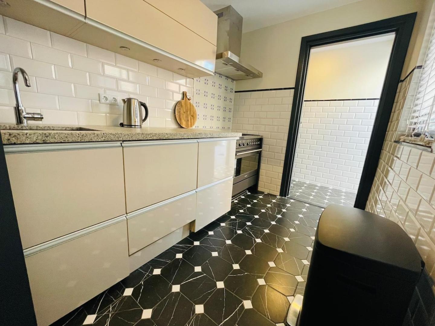 Petite Room With Wifi, Ac, And Shared Kitchen Tilburgo Exterior foto